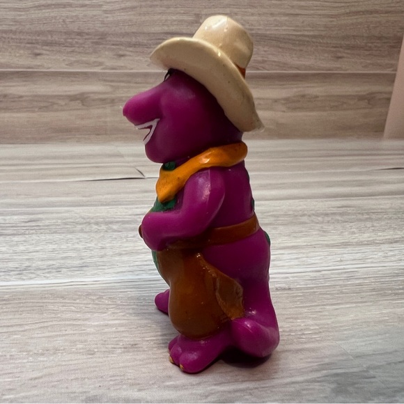 Vintage Barney Mini Dinosaur Figure Cowboy Action Figure Toy 1993 Collection - Picture 4 of 6